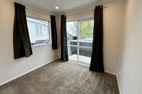 Photo of property in 22 Airdrie Road, Ranui, Auckland, 0612