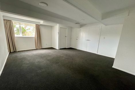 Photo of property in 28 Brooker Grove, Newlands, Wellington, 6037