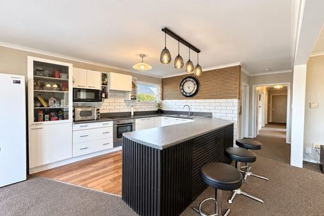 Photo of property in 17 Mortlake Street, Islington, Christchurch, 8042