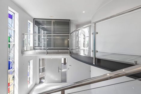 Photo of property in 18 Roy Terrace, Moturoa, New Plymouth, 4310