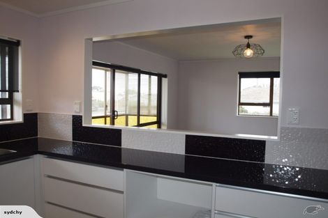 Photo of property in 1/481 Saint Aubyn Street, Moturoa, New Plymouth, 4310