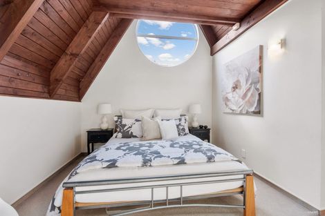 Photo of property in 1/7 Cobblestone Lane, Hillcrest, Auckland, 0627