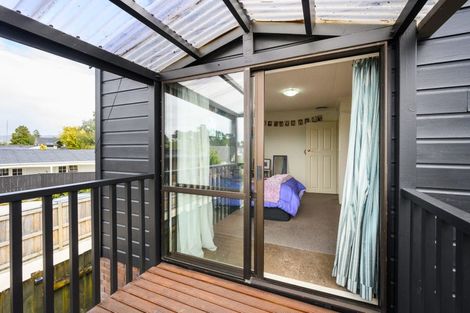 Photo of property in 42a Clifton Terrace, Fitzherbert, Palmerston North, 4410