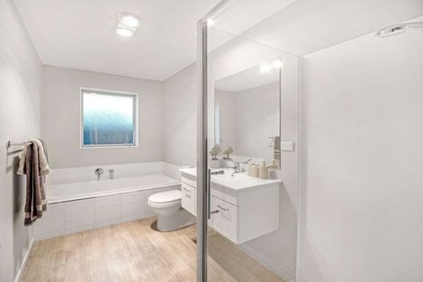 Photo of property in 8 Marble Court, Rolleston, 7614