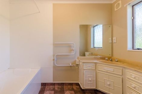 Photo of property in 4 Whyte Street, Paraparaumu Beach, Paraparaumu, 5032