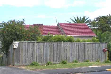 Photo of property in 1/307 Lake Road, Hauraki, Auckland, 0622