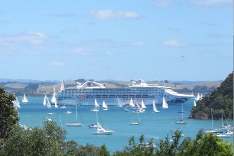 Photo of property in 13 Robertson Street, Russell, 0202