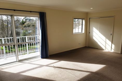 Photo of property in 1/86 Fernhill Way, Oteha, Auckland, 0632