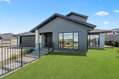 Photo of property in 11 Paiaka Place, Rototuna North, Hamilton, 3210