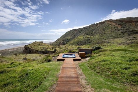 Photo of property in 201 Te Maire Road, Te Kopuru, 0371