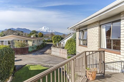 Photo of property in 10b Hickford Place, Okato, 4335