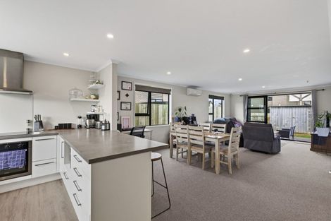 Photo of property in 15 Discovery Place, Marfell, New Plymouth, 4310