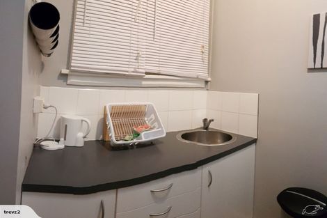 Photo of property in Devonport Apartments, 23/127 Saint Aubyn Street, New Plymouth, 4310