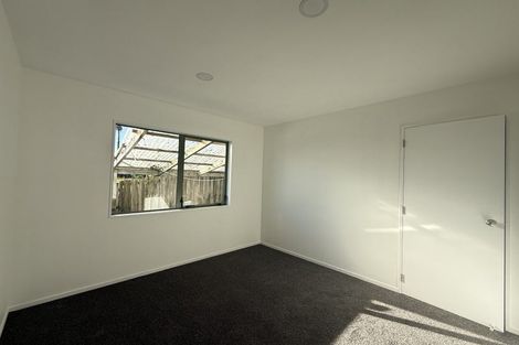 Photo of property in 2/4 Stanley Road, Glenfield, Auckland, 0629