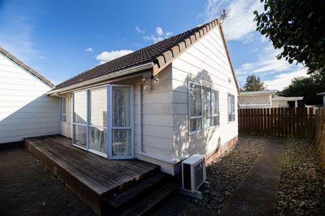 Photo of property in 18a Bracken Road, Newlands, Wellington, 6037