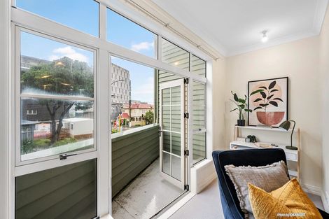 Photo of property in 5 Murphy Street, Thorndon, Wellington, 6011