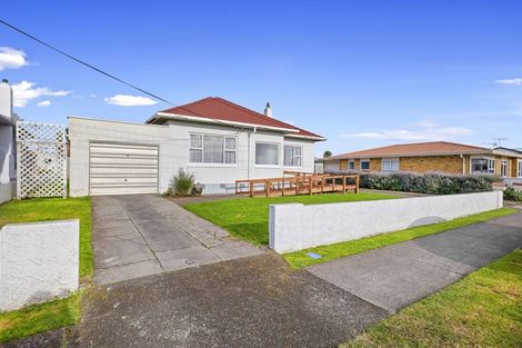 Photo of property in 6 Vogel Street, Fitzroy, New Plymouth, 4312