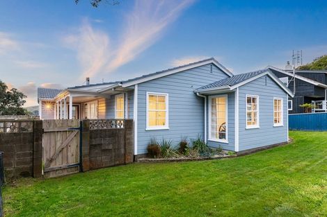 Photo of property in 7 Luff Place, Whitby, Porirua, 5024