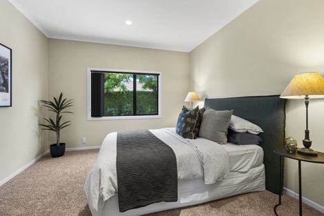 Photo of property in 92 Govett Avenue, Frankleigh Park, New Plymouth, 4310