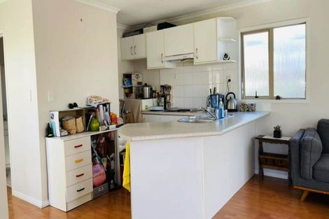 Photo of property in 12 Tyndrum Place, Highland Park, Auckland, 2010