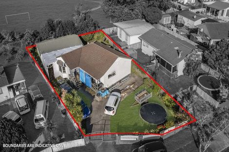 Photo of property in 9 Balwyn Place, Clendon Park, Auckland, 2103