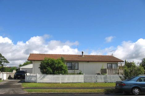 Photo of property in 18 Denver Avenue, Sunnyvale, Auckland, 0612