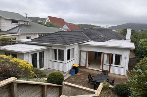 Photo of property in 4 Newcombe Crescent, Karori, Wellington, 6012