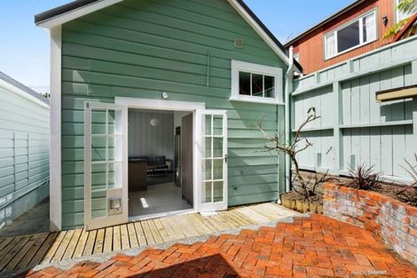 Photo of property in 54 Rolleston Street, Mount Cook, Wellington, 6021