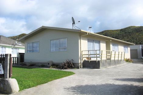 Photo of property in 275 Wellington Road, Wainuiomata, Lower Hutt, 5014