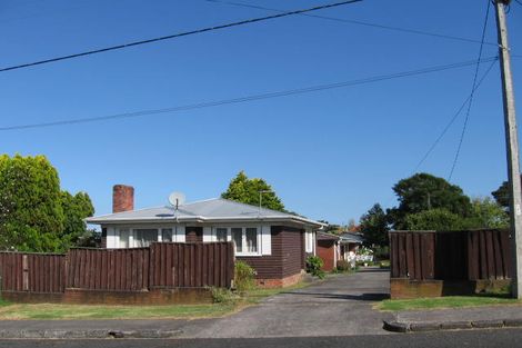 Photo of property in 2/15 Tane Street, New Lynn, Auckland, 0600