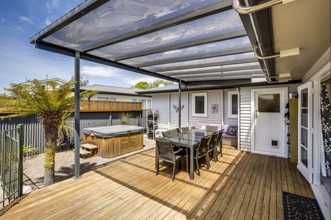 Photo of property in 2 Shirley Place, Bay View, Napier, 4104