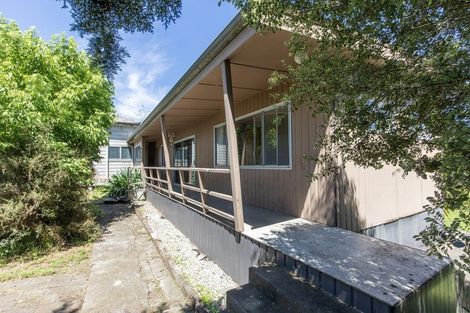 Photo of property in 30 Church Street, Waipawa, 4210