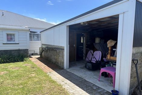 Photo of property in 13 High Street West, Waitara, 4320