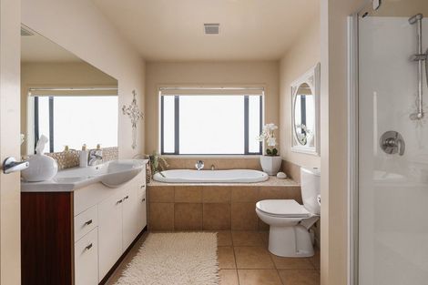 Photo of property in 30 La Cumbre Close, Bethlehem, Tauranga, 3110