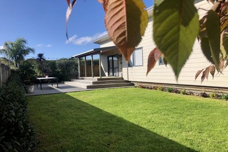 Photo of property in 10 Umu Place, Mangere, Auckland, 2022