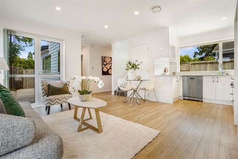 Photo of property in 96b Sturges Road, Henderson, Auckland, 0612