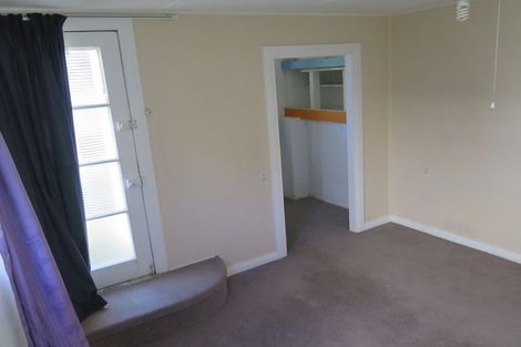 Photo of property in 28 Melbourne Road, Island Bay, Wellington, 6023