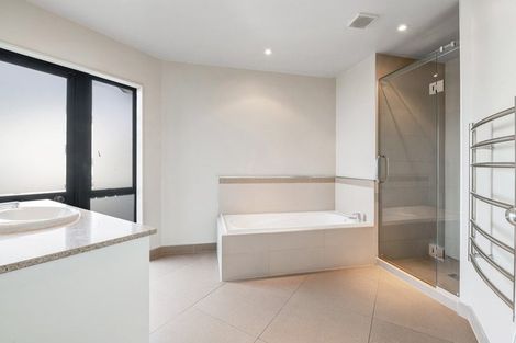 Photo of property in 13 Bronzewing Terrace, Unsworth Heights, Auckland, 0632