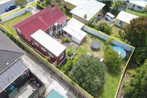 Photo of property in 56 Stottholm Road, Titirangi, Auckland, 0604