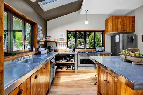 Photo of property in 7-9 Mace Terrace, Oakura, 4314