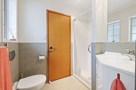 Photo of property in 32 Corunna Road, Milford, Auckland, 0620