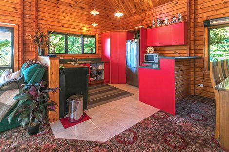 Photo of property in 13 Mahakirau Road, Manaia, Coromandel, 3581