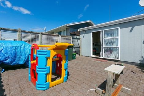 Photo of property in 49 Rosendale Avenue, Spotswood, New Plymouth, 4310