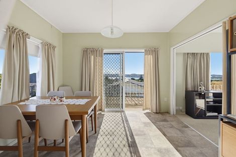 Photo of property in 5 Conifer Lane, Mangere Bridge, Auckland, 2022