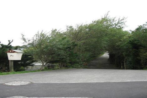 Photo of property in 71 Glanmire Road, Newlands, Wellington, 6037