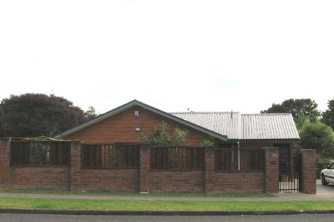 Photo of property in 3 Avonleigh Road, Green Bay, Auckland, 0604