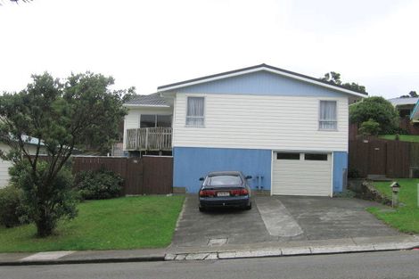 Photo of property in 68 Stewart Drive, Newlands, Wellington, 6037