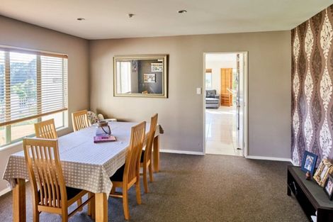 Photo of property in 23 Lanyon Place, Whitby, Porirua, 5024