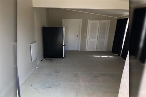 Photo of property in 2/52 Waitaki Street, Henderson, Auckland, 0612