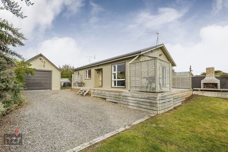 Photo of property in 20 Kuku Street, Tangimoana, 4822